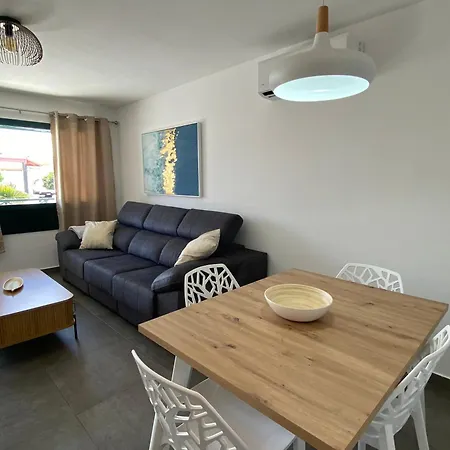 Apartament Suite4you 50 Meters From The And Main Avenue Ac Wifi Int Tv Channels *