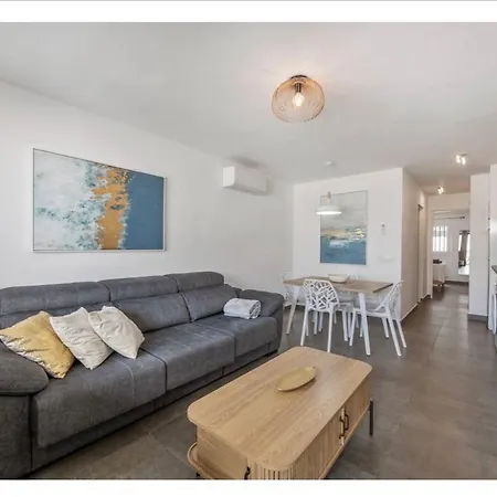 Apartament Suite4you 50 Meters From The And Main Avenue Ac Wifi Int Tv Channels