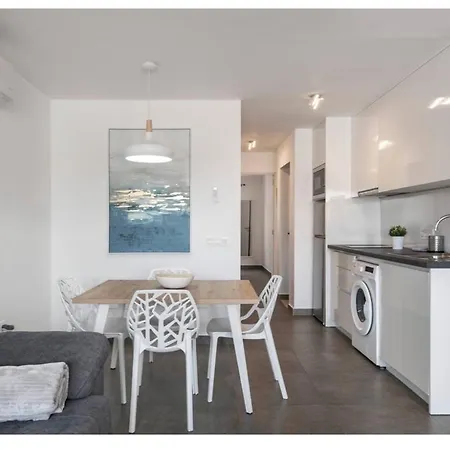 Suite4you 50 Meters From The And Main Avenue Ac Wifi Int Tv Channels *