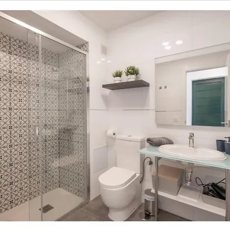 Suite4you 50 Meters From The And Main Avenue Ac Wifi Int Tv Channels Apartament Puerto del Carmen (Lanzarote)
