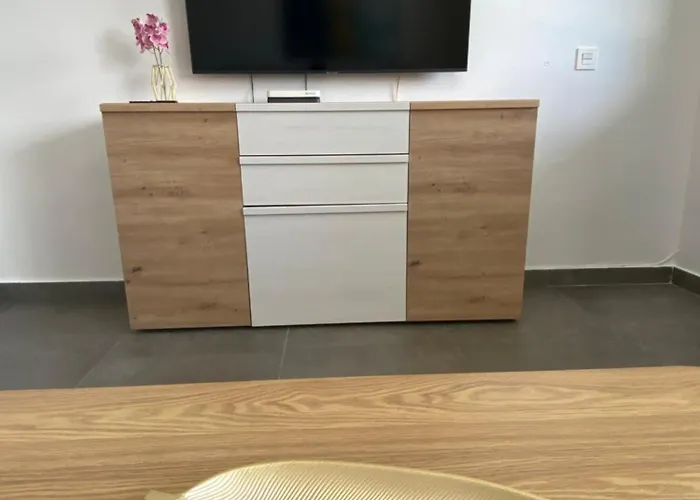 Suite4you 50 Meters From The And Main Avenue Ac Wifi Int Tv Channels *